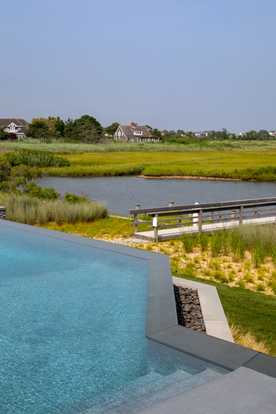 Retaining wall + pool