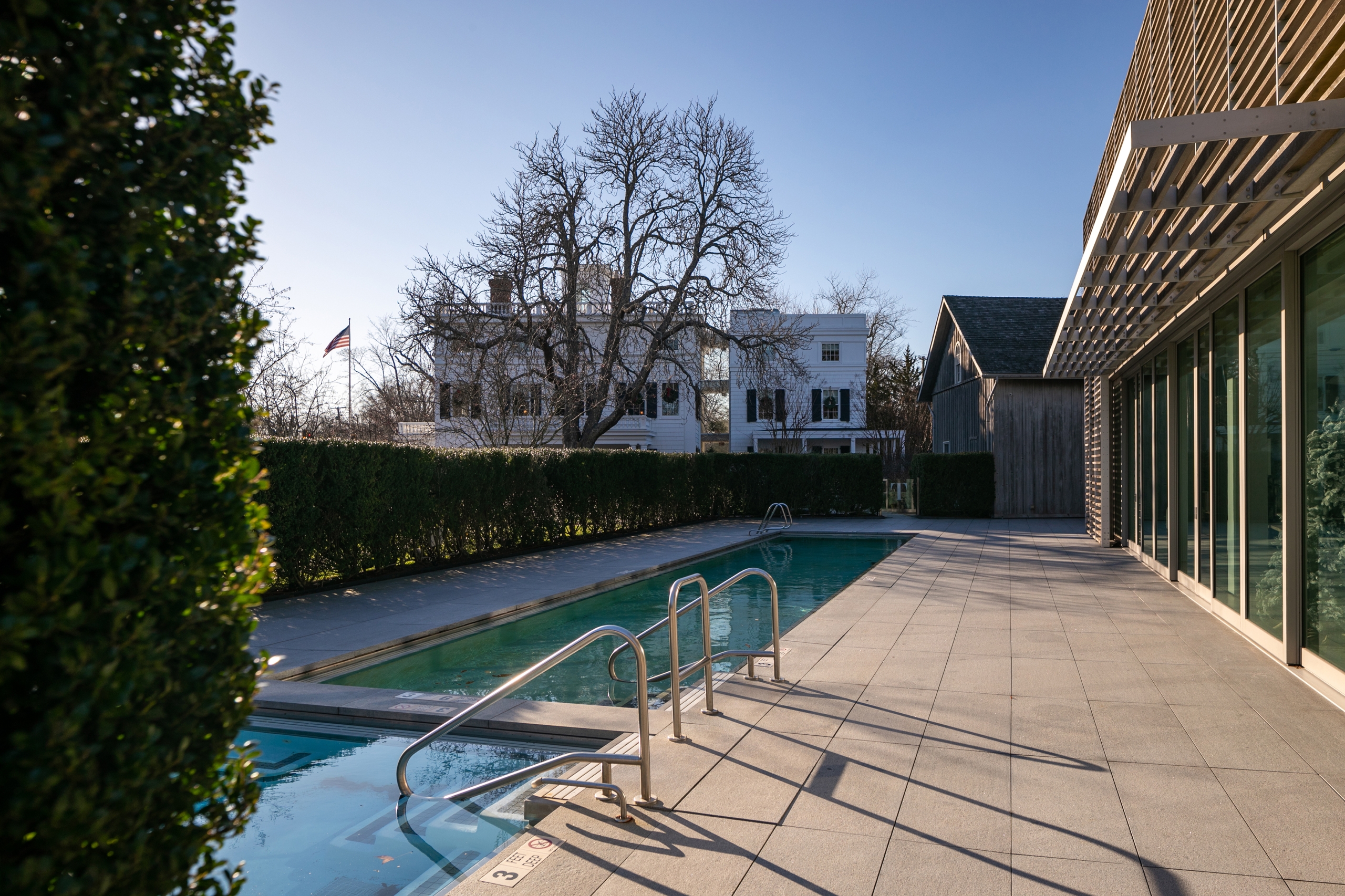 1 picture horizontal - pool winter